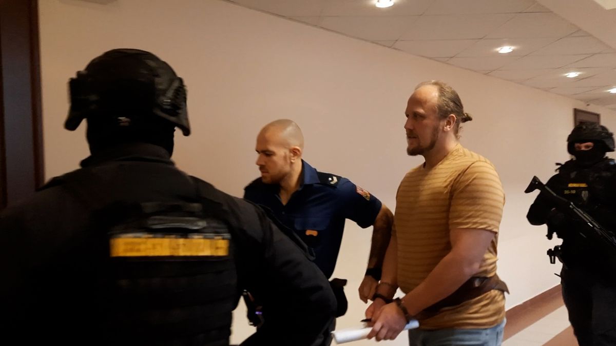 Muž z Náchodska vypěstoval a prodal půl tuny marihuany do Polska, dostal 11 let vězení
